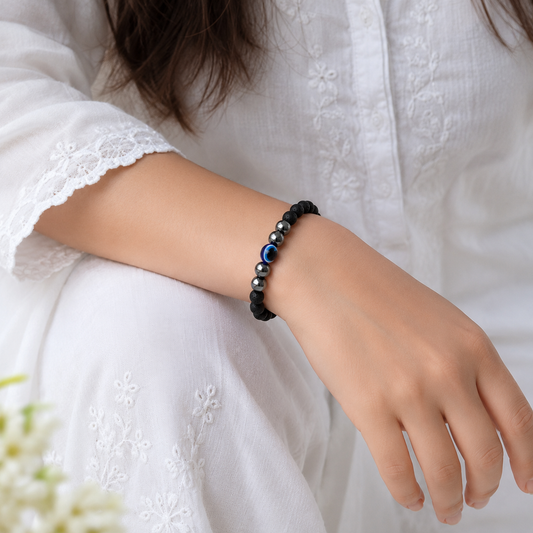 Antah Grounding & Protection bracelet worn on wrist